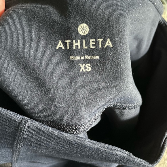 Athleta navy blue leggings with black mesh paneling size xs - Picture 7 of 7